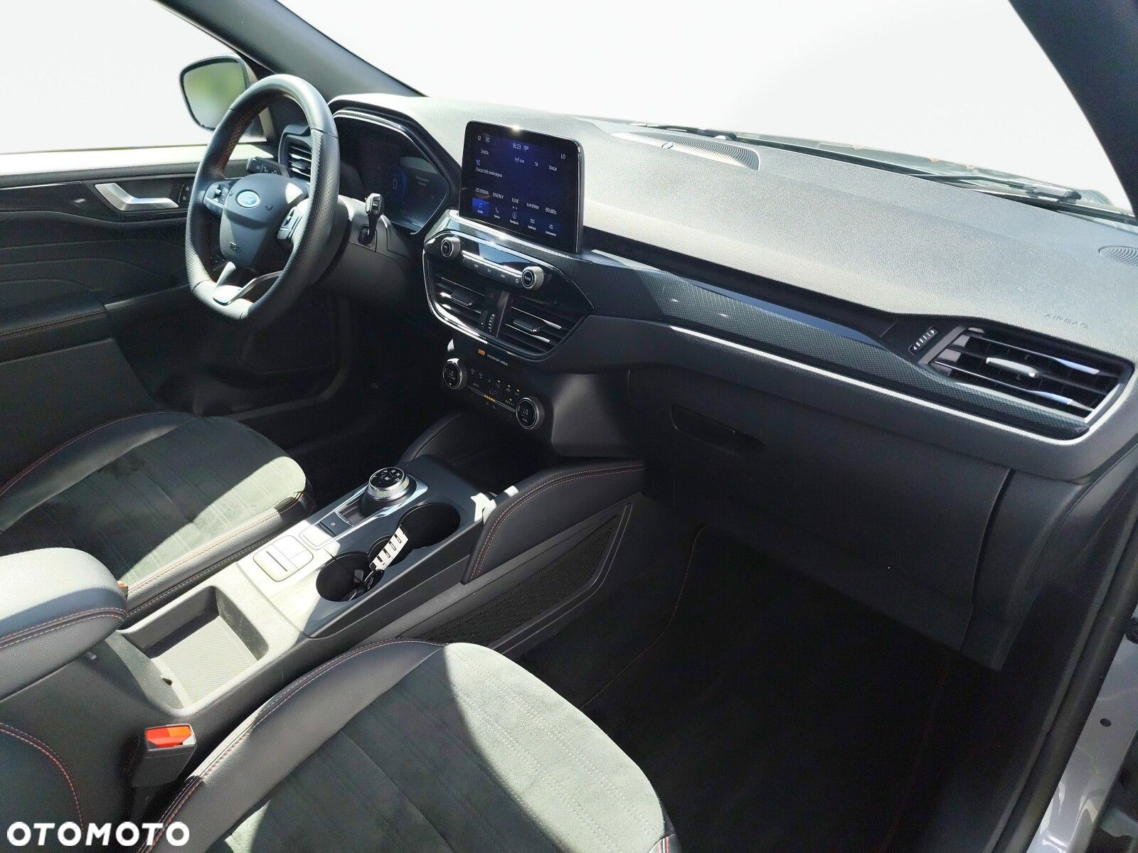 Ford Kuga - 21