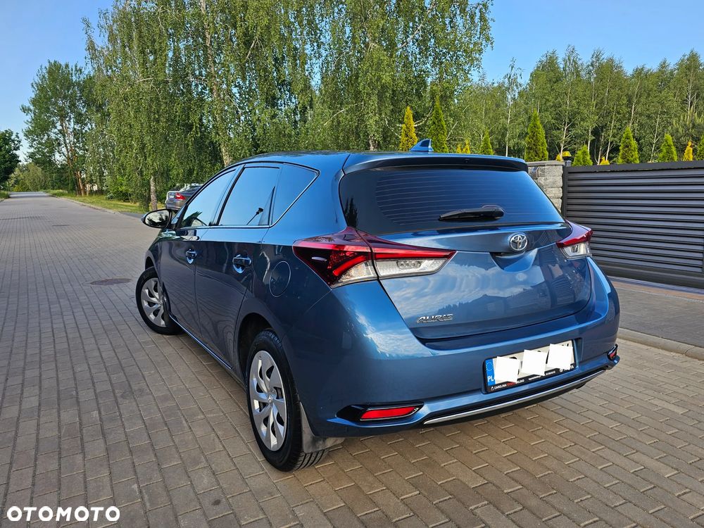 Toyota Auris 1.6 Premium - 4
