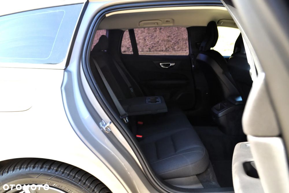 Volvo V60 T5 AWD Geartronic Momentum - 12