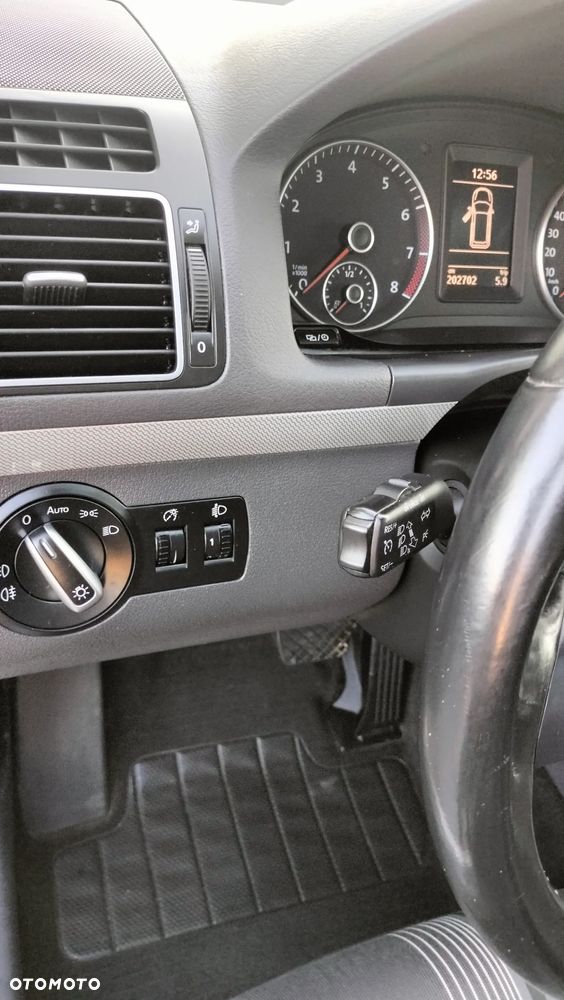 Volkswagen Touran 1.4 TSI DSG MATCH - 14