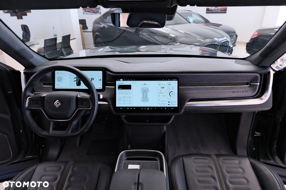 Rivian R1S - 26