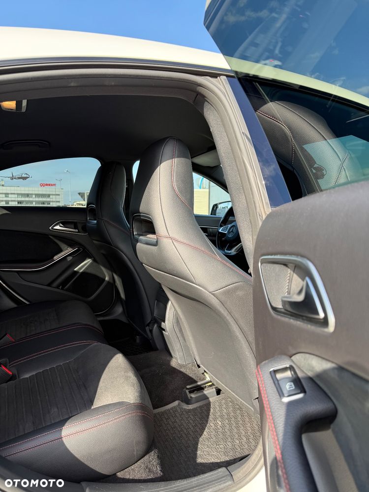 Mercedes-Benz CLA - 22