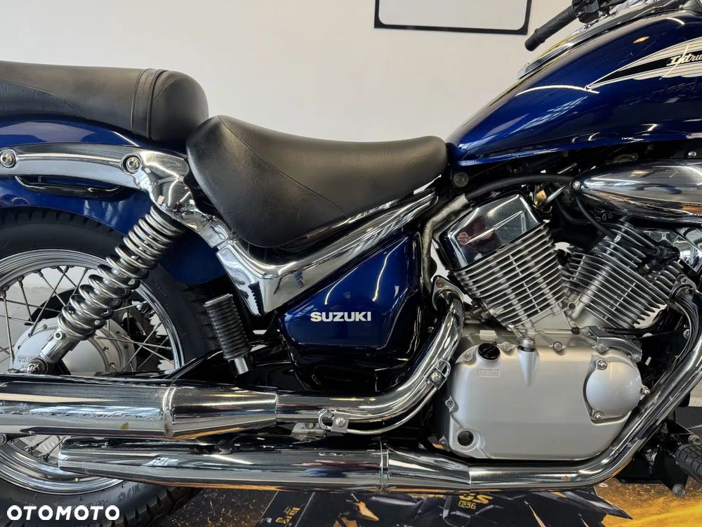 Suzuki Intruder - 14