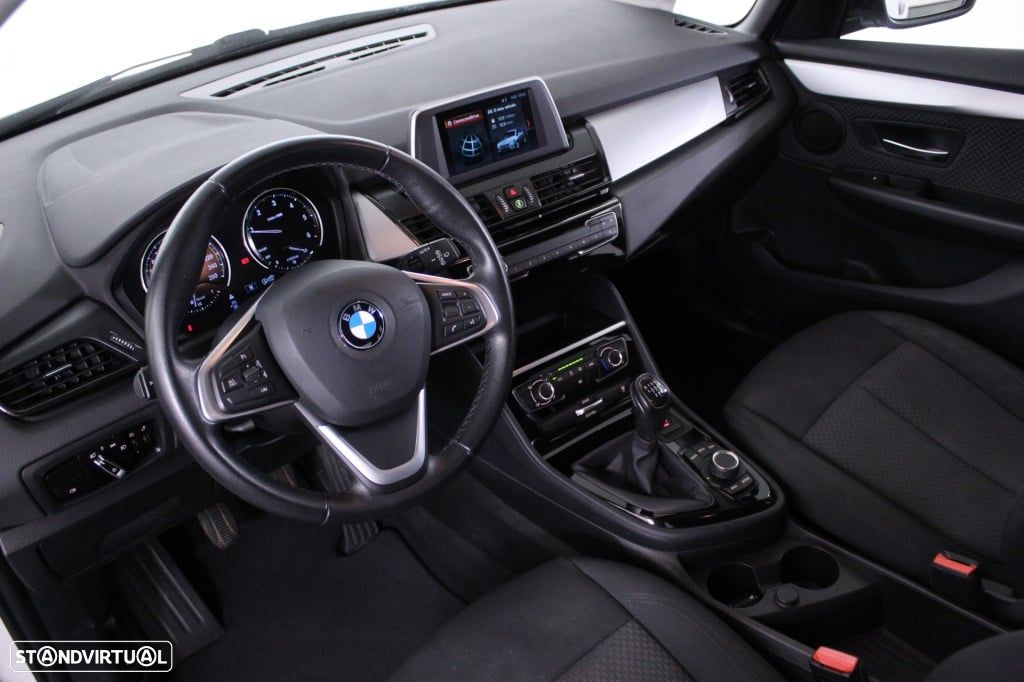 BMW 216 Active Tourer d Advantage - 32