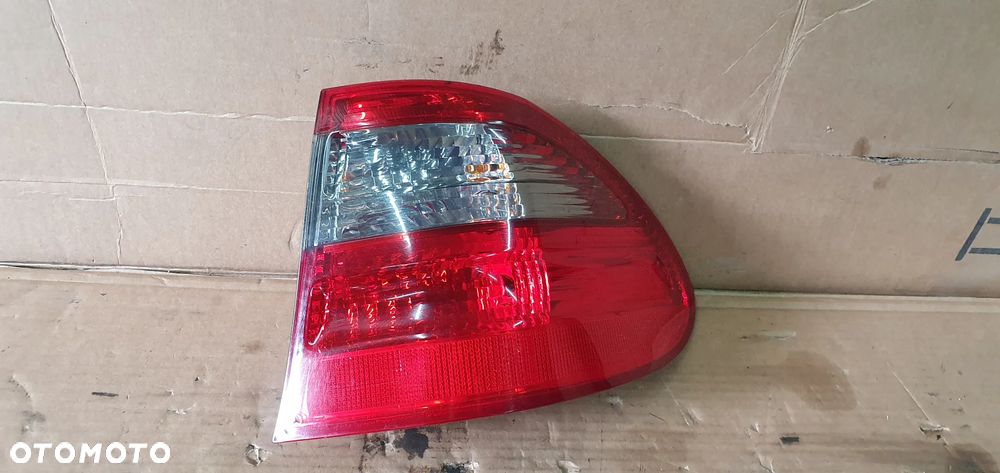 Lampa prawy tył tylna prawa Mercedes E-Klasa W211 Lift Kombi A2118202864 - 5