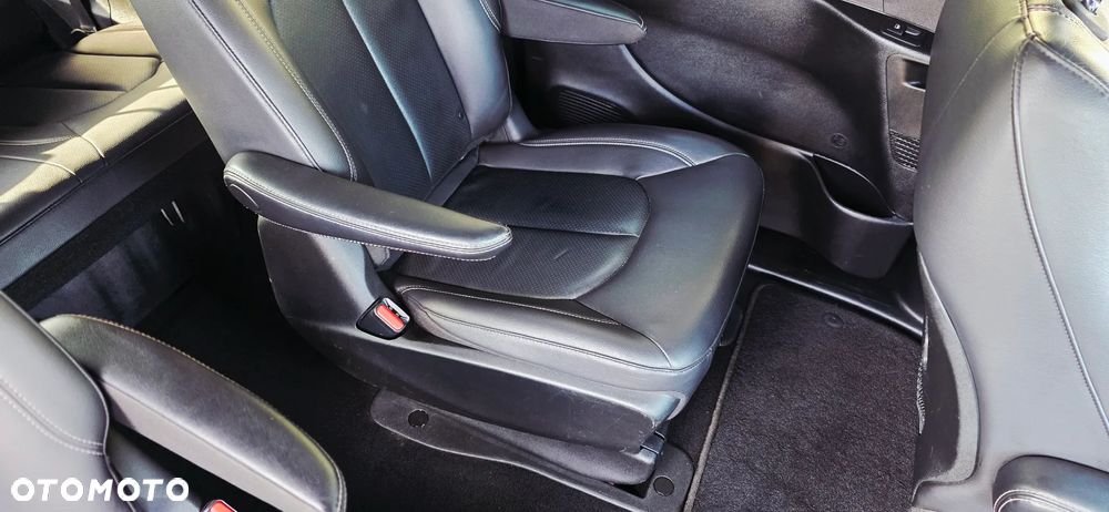 Chrysler Pacifica - 20