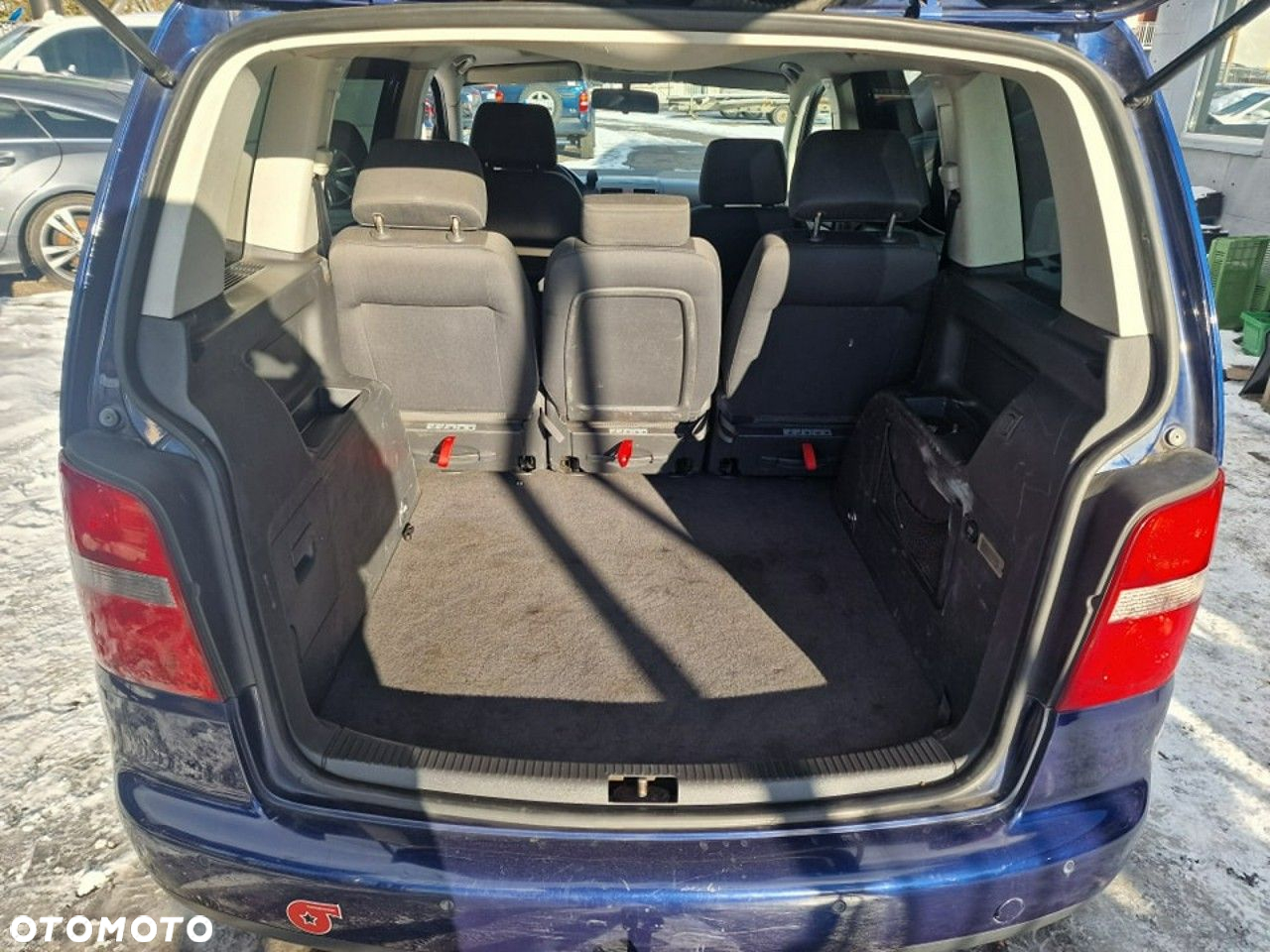 Volkswagen Touran 2.0 TDI DPF BlueMotion Technology DSG Life - 26