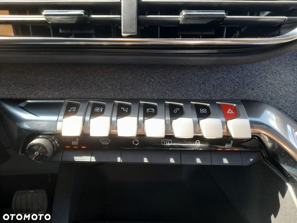 Peugeot 3008 1.2 PureTech mHEV Allure Pack S&S e-DCS6 - 27