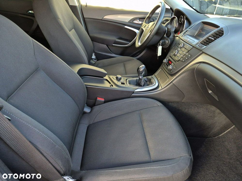 Opel Insignia - 25