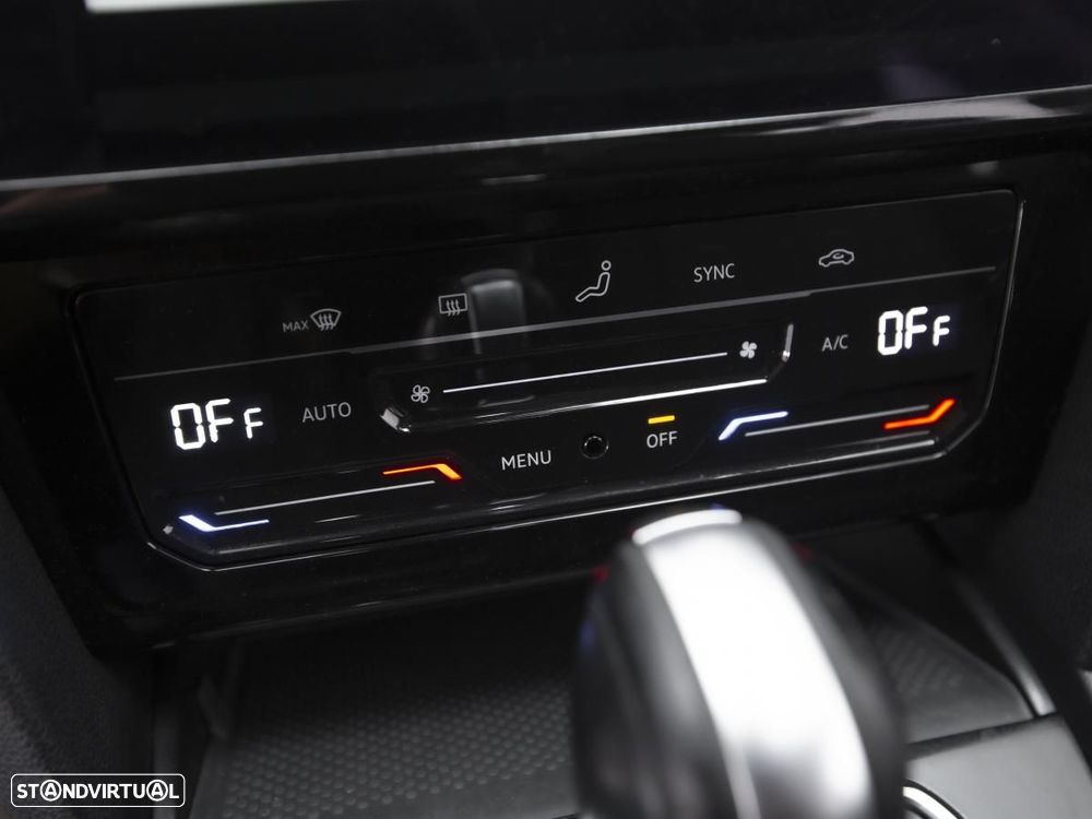 VW Passat Variant 2.0 TDI Business DSG - 22