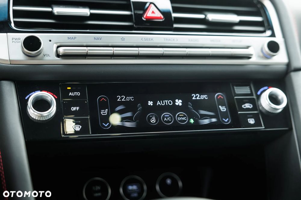 Genesis G70 2.0T Plus AWD 8AT Sport - 8