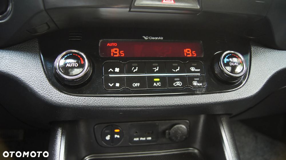 Kia Sportage 2.0 CVVT 2WD Automatik Vision - 27