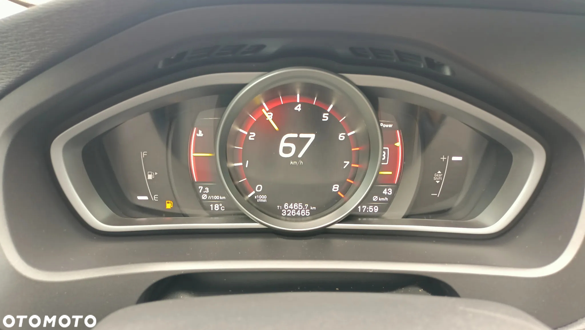 Volvo V40 Cross Country T3 Drive-E Ocean Race - 29