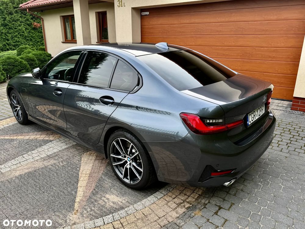BMW Seria 3 330e Luxury Line sport - 17