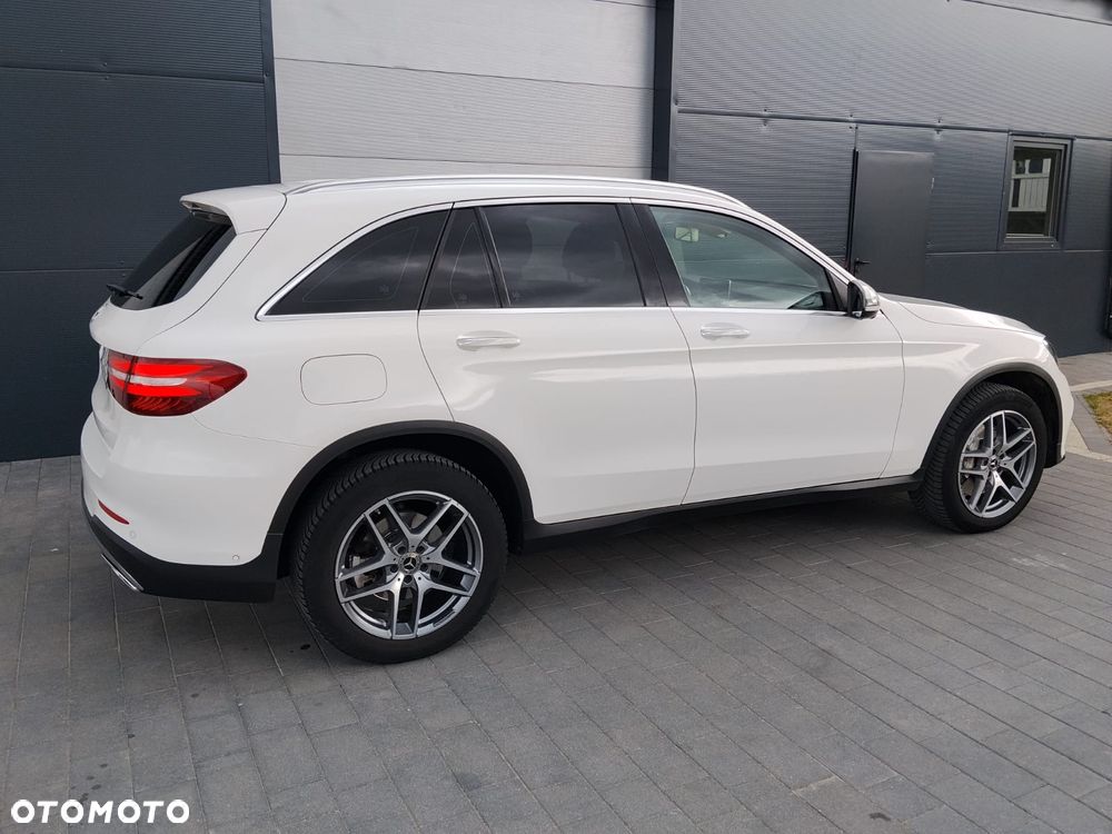 Mercedes-Benz GLC 250 4Matic 9G-TRONIC AMG Line - 9