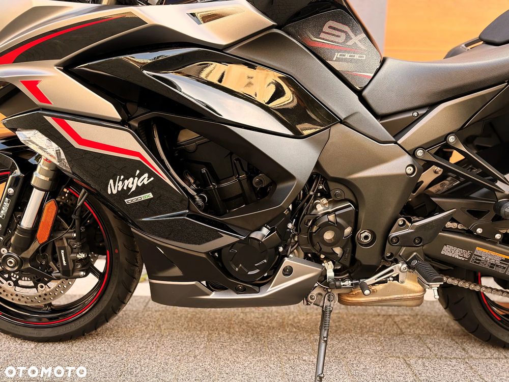 Kawasaki Ninja 1000 SX - 10