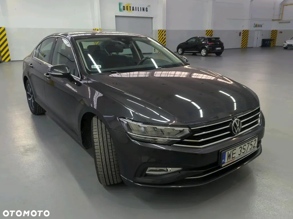 Volkswagen Passat 2.0 TSI Business DSG - 2