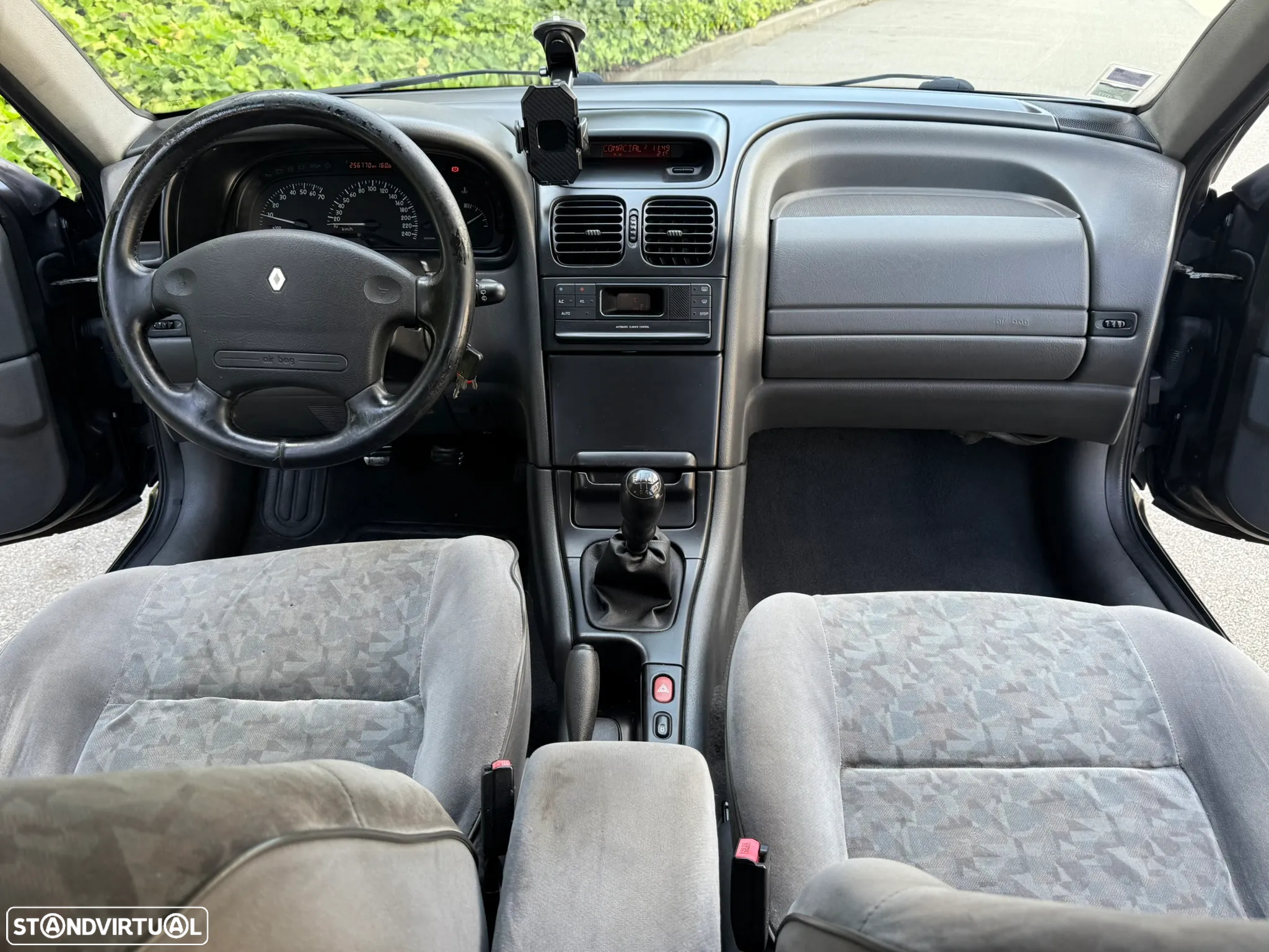 Renault Laguna Break 1.9 dTi RXE - 19