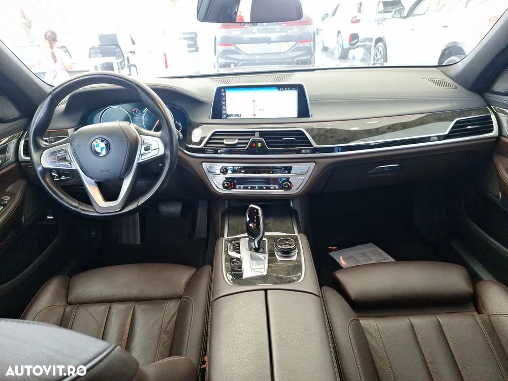 BMW Seria 7 740d xDrive - 12
