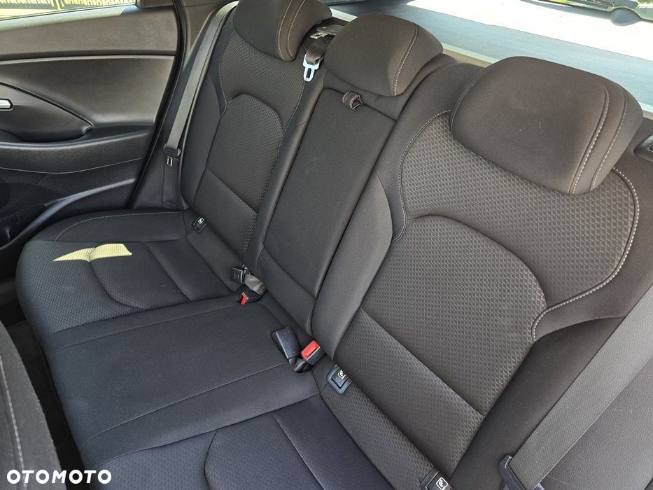Hyundai i30 1.6 D Premium - 31