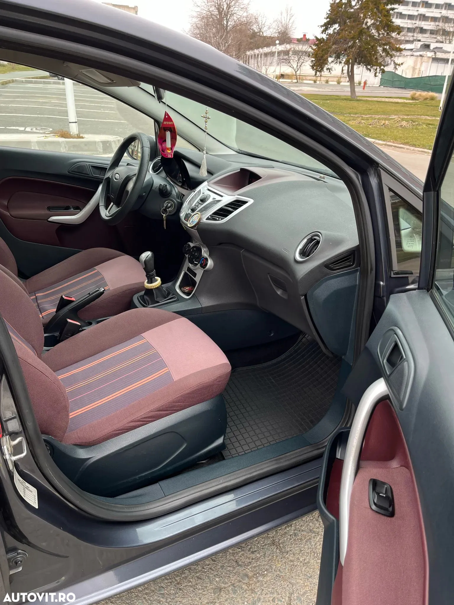 Ford Fiesta 1.4 TDCI - 12