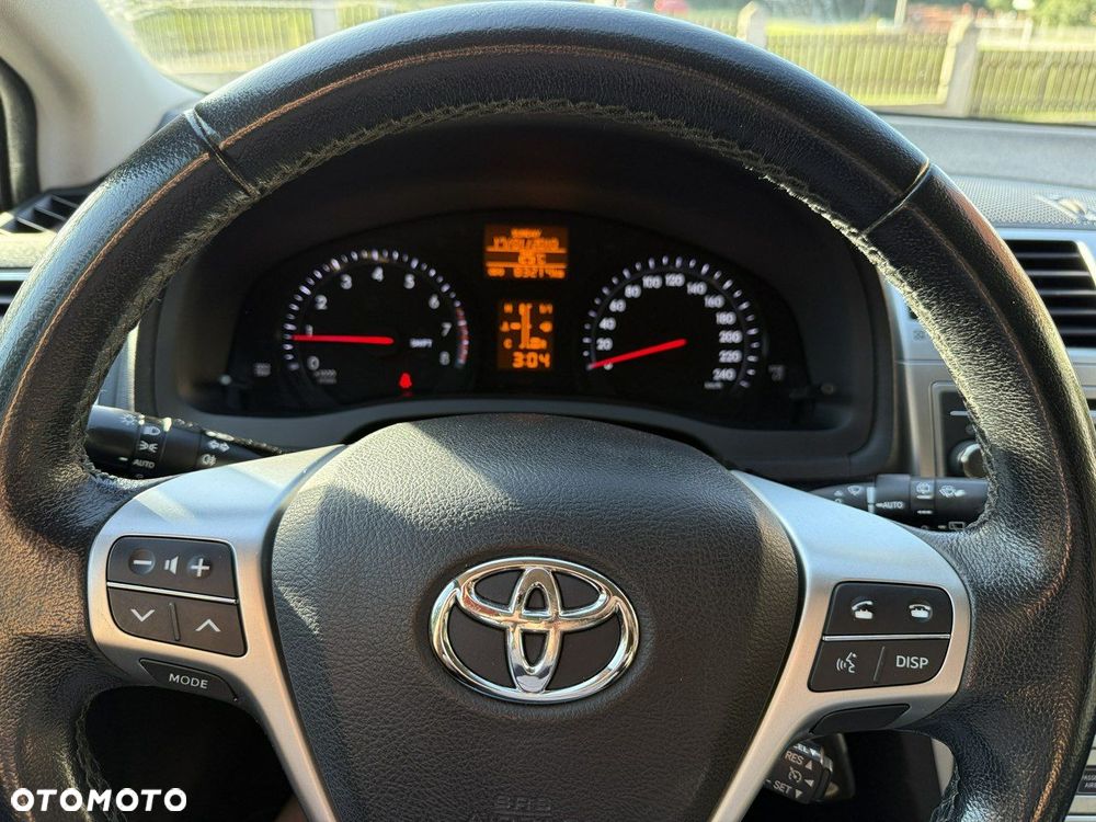 Toyota Avensis 1.8 Premium - 9