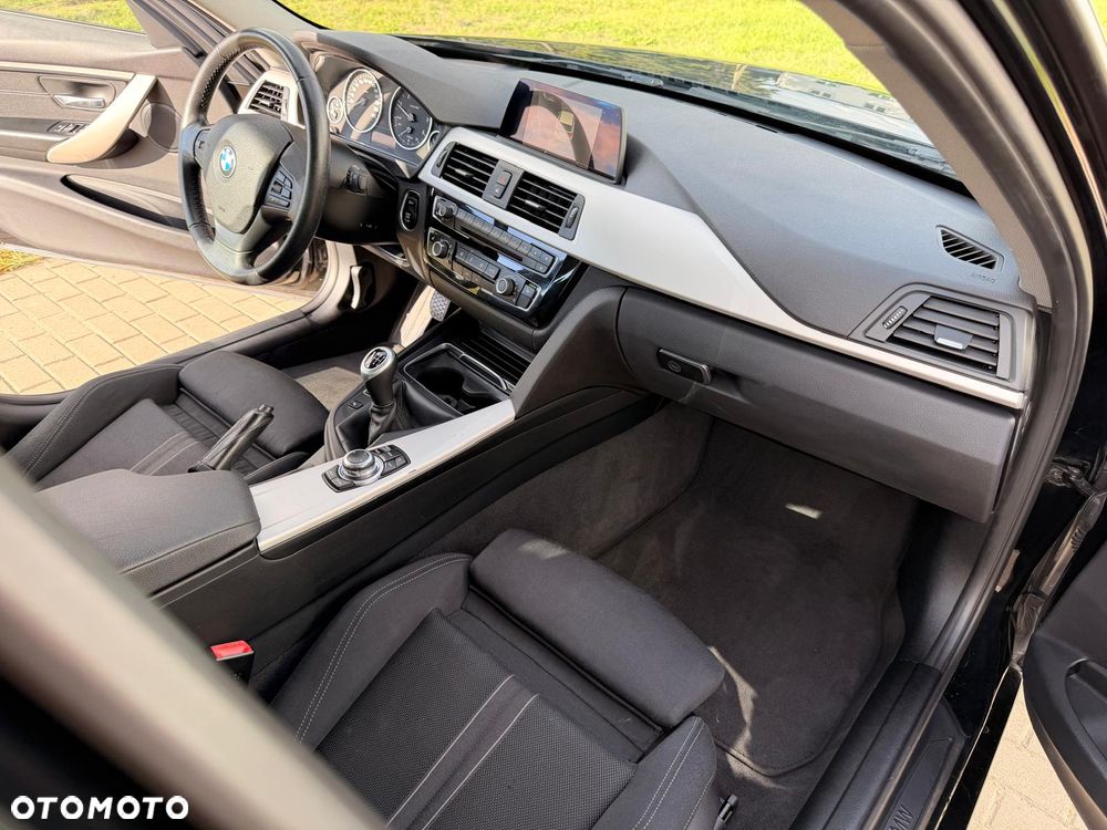 BMW Seria 3 318d - 31