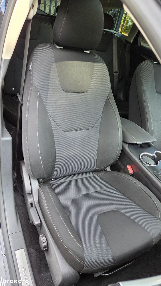 Ford Mondeo - 34