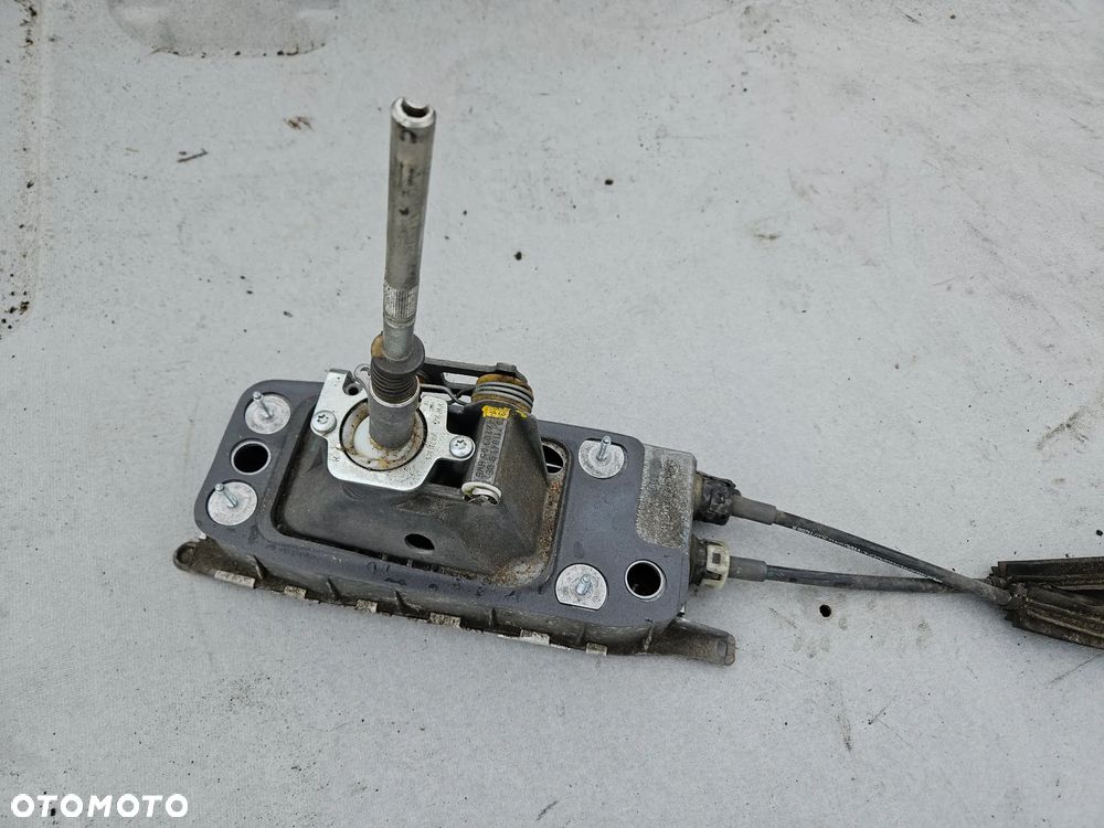 Lewarek wybierak biegów linki VW Passat B6 1,9 TDI 2006r 5-bieg manual 3C0711049B - 2