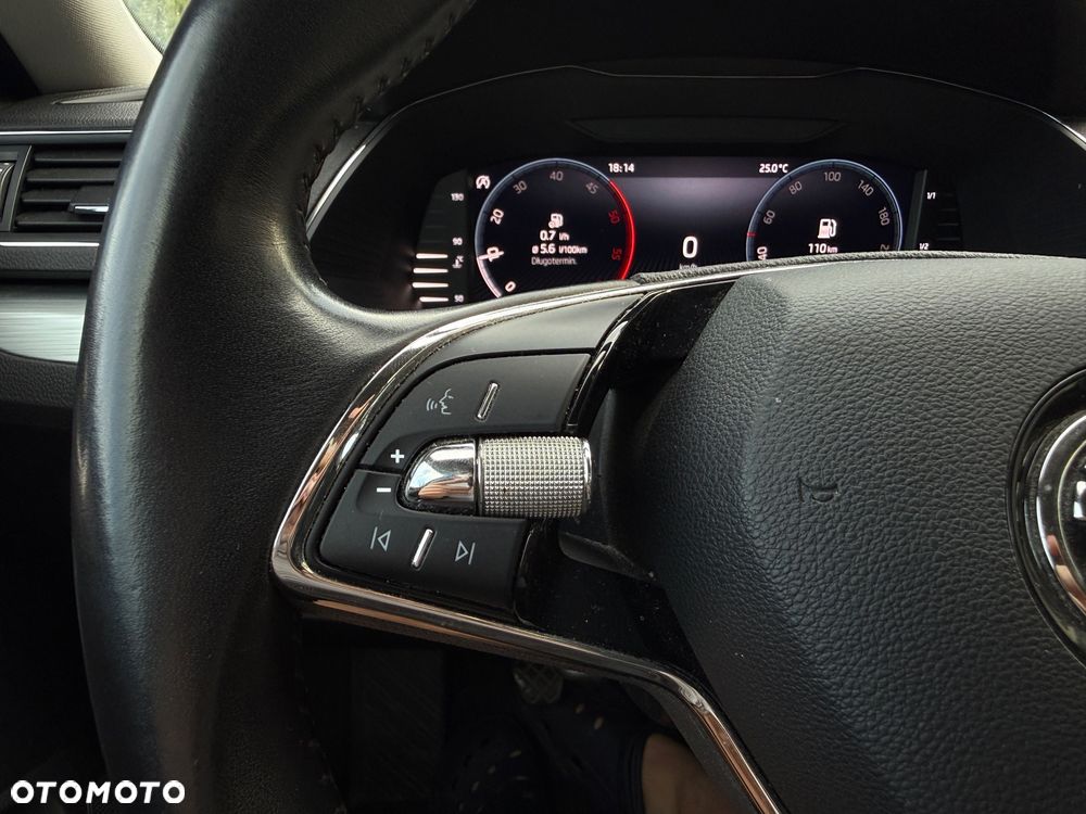 Skoda Superb 2.0 TDI SCR Ambition - 13