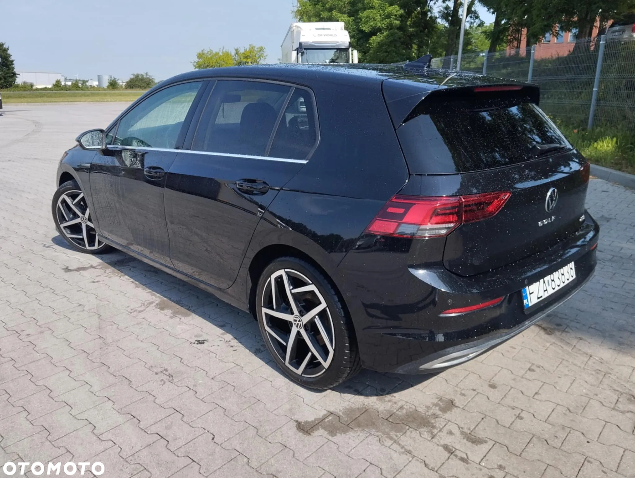 Volkswagen Golf - 11