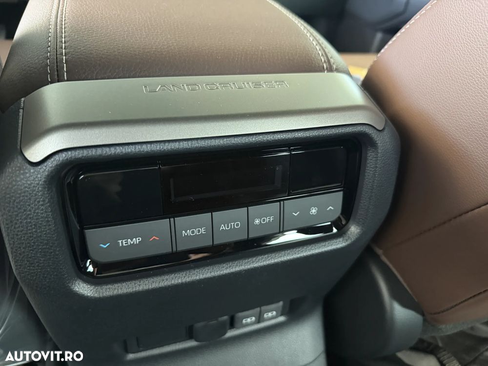 Toyota Land Cruiser 250 2.8l D-4D 204 CP MHEV A/T 7 locuri Executive - 16
