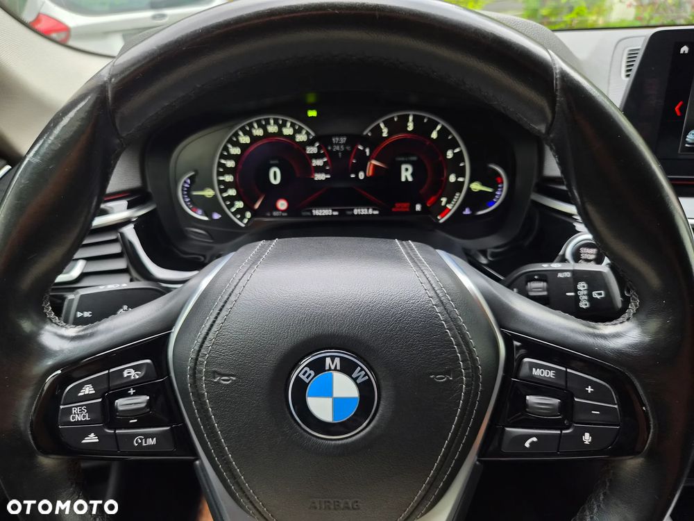 BMW Seria 5 530i Luxury Line - 23