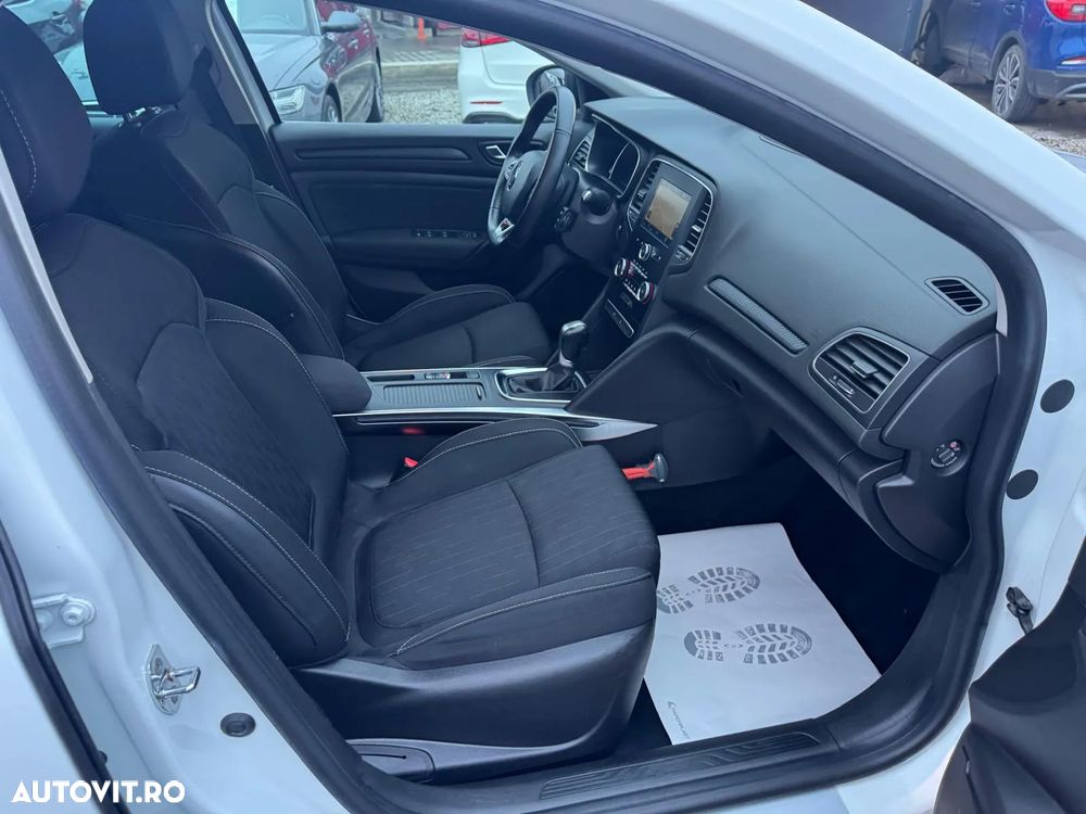 Renault Megane BLUE dCi EDC Limited - 10