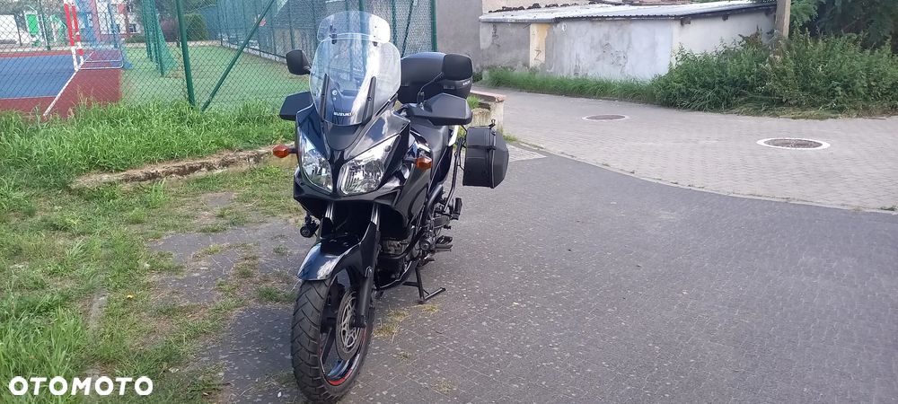 Suzuki V-STROM - 1