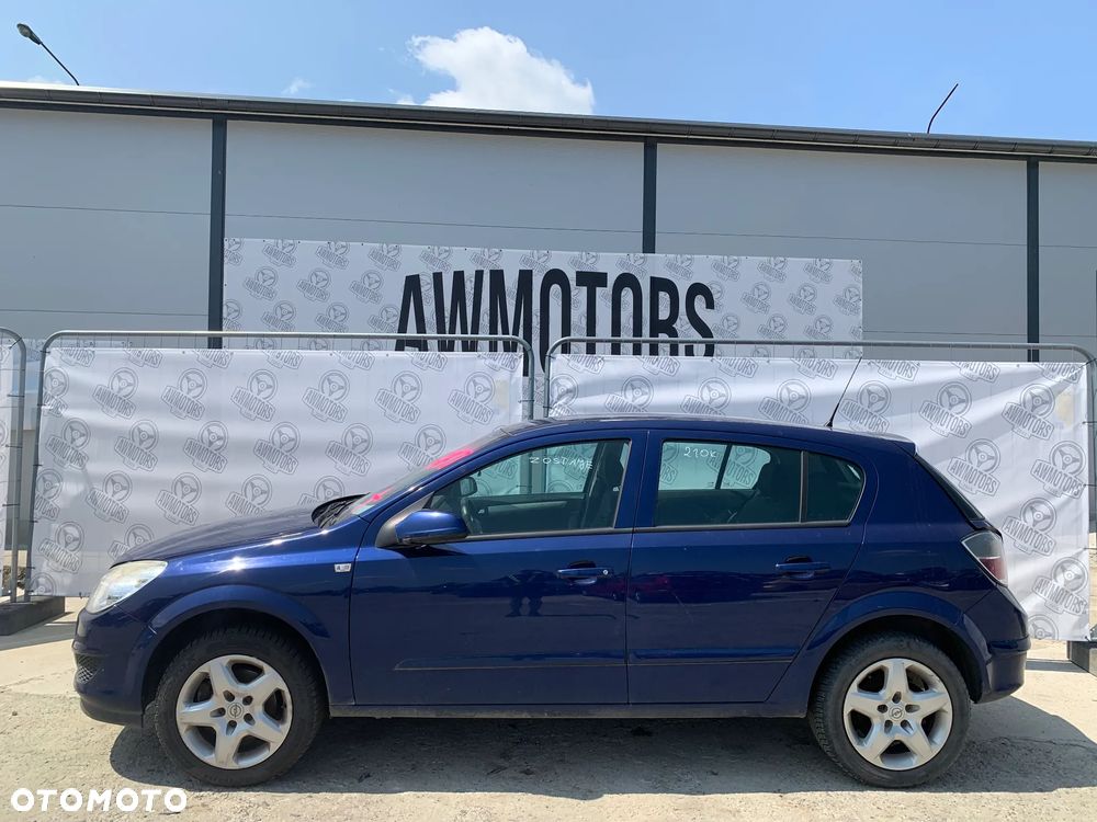 OPEL ASTRA 2008 *SAMOCHÓD NA CZĘŚCI* 1103 MASKA, LAMPA, DRZWI, LUSTERKO, ZDERZAK, GRILL, BŁOTNIK, KLAPA, BELKA, DESKA, FOTELE, KANAPA, ĆWIARTKA KIEROWNICA, TARCZE, ZACISKI, ZAWIESZENIE, KOMPLETNY PRZÓD, KOMPLETNY TYŁ, LICZNIK, ZEGARY, PRAWE LEWE PRZÓD TYŁ - 3