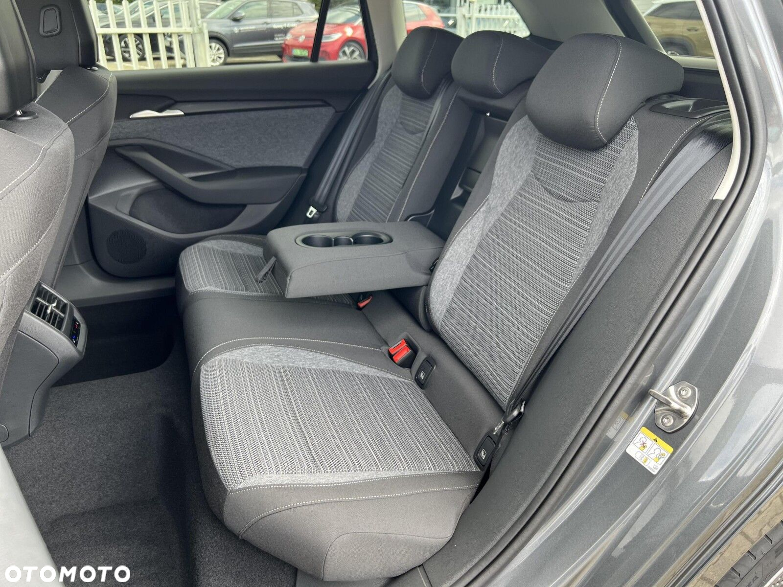 Skoda Superb 2.0 TDI SCR Edition 130 DSG - 35