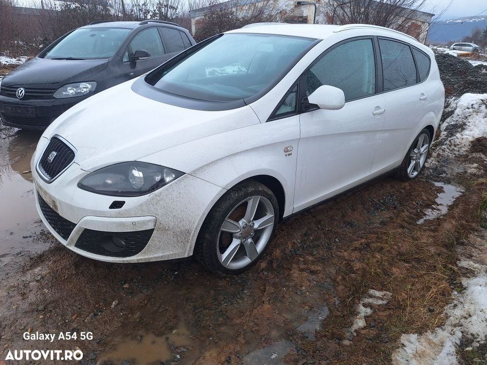 Dezmembrez Seat Altea XL alb motor 1.8 tfsi cutie automata xenon - 2