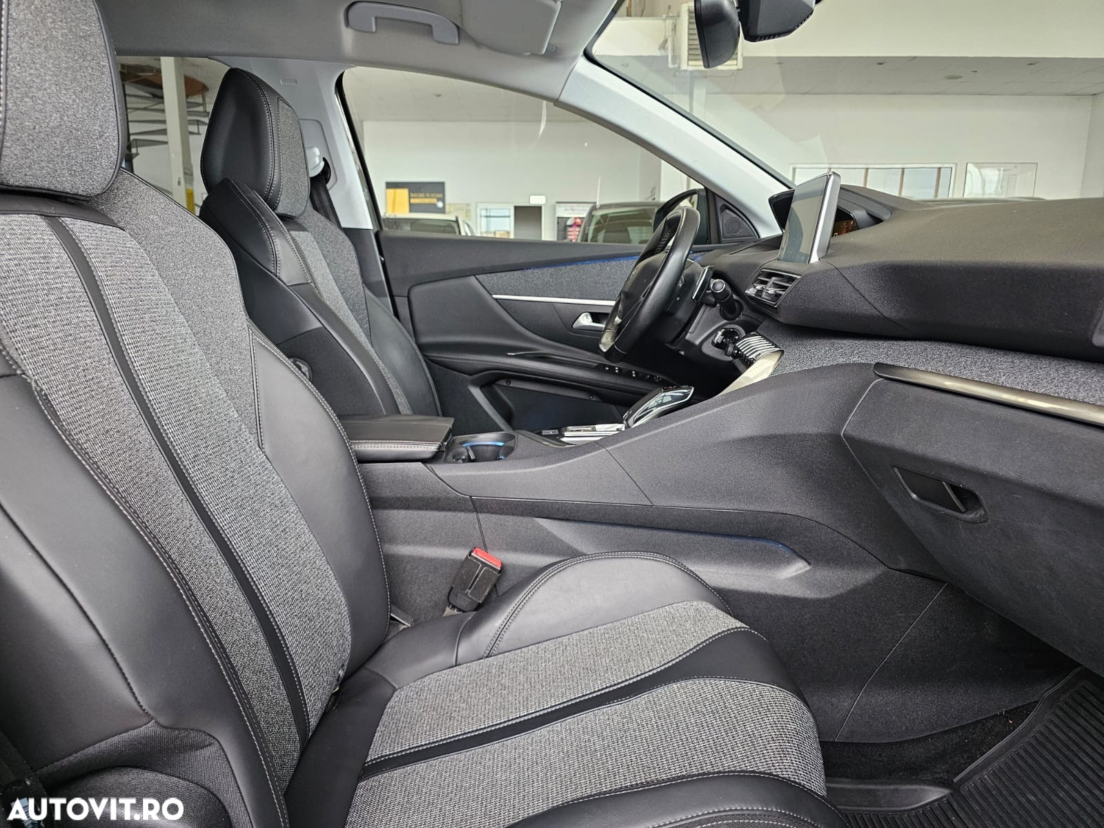 Peugeot 3008 BlueHDi 130 Stop & Start EAT8 Allure - 14