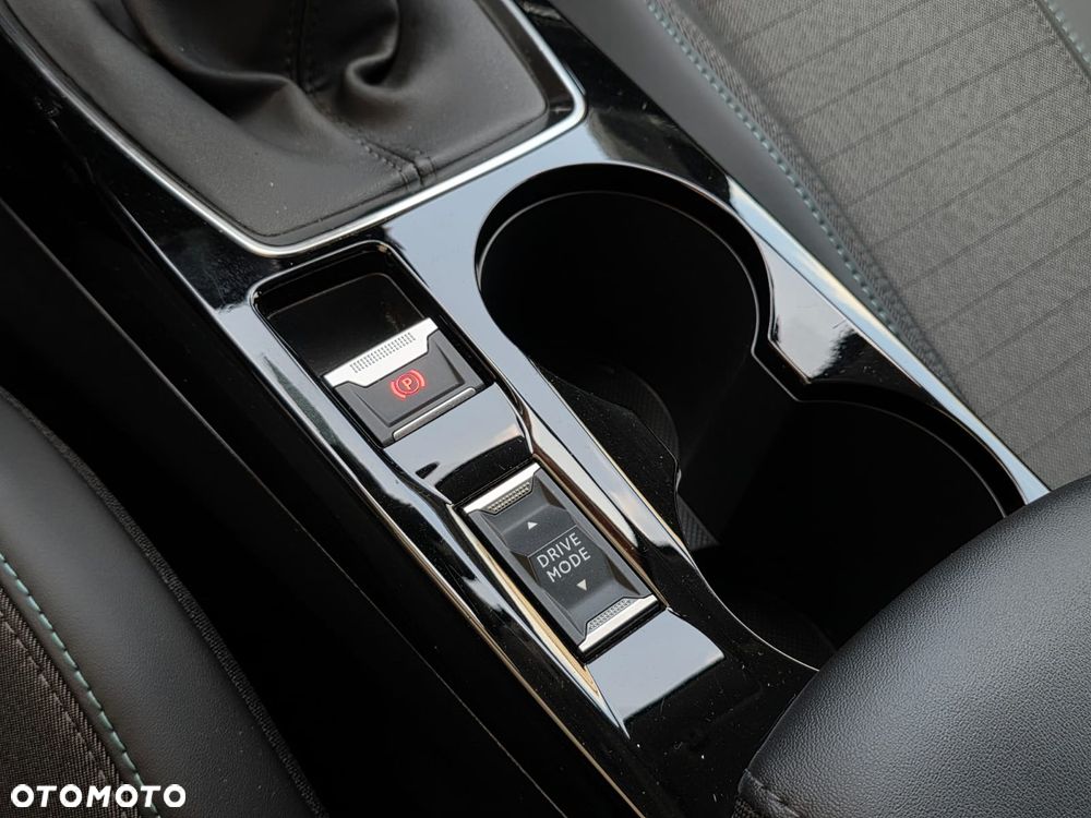 Peugeot 208 - 7