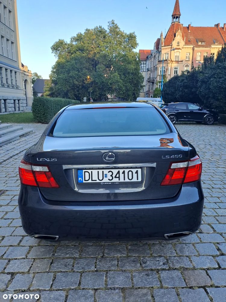 Lexus LS - 9