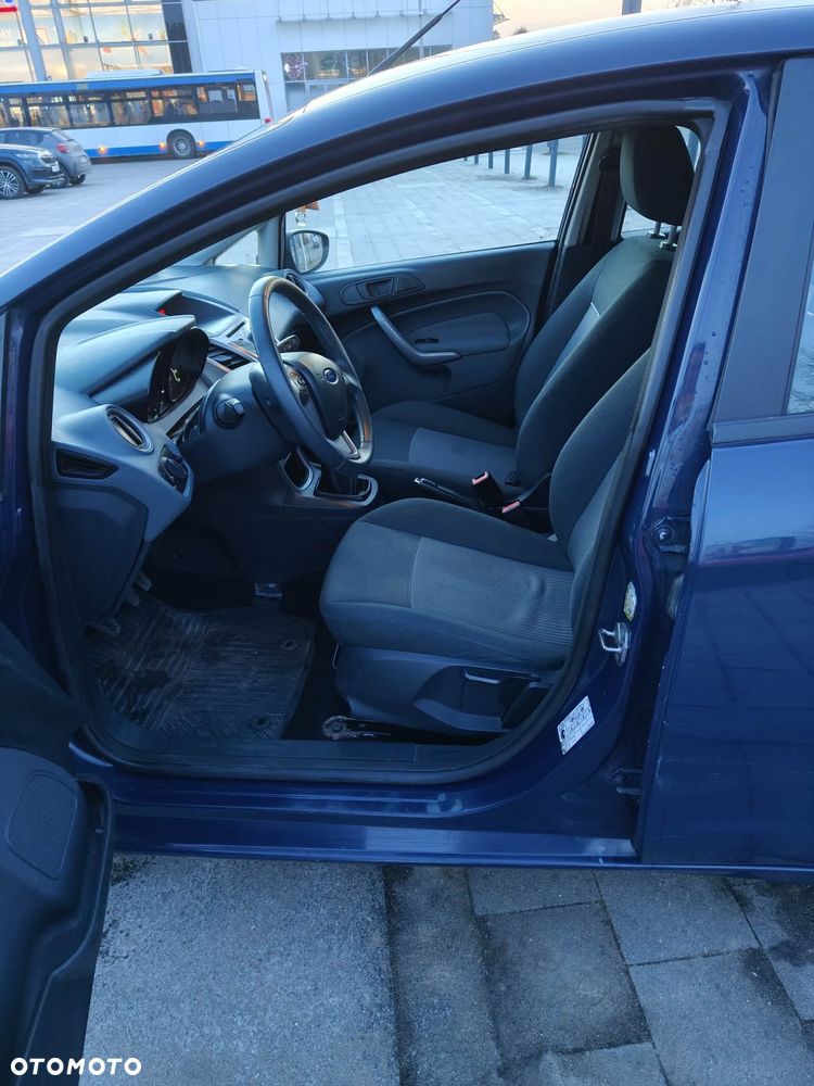 Ford Fiesta - 10