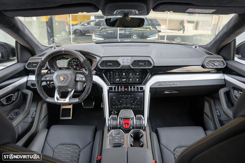 Lamborghini Urus 4.0 V8 - 12