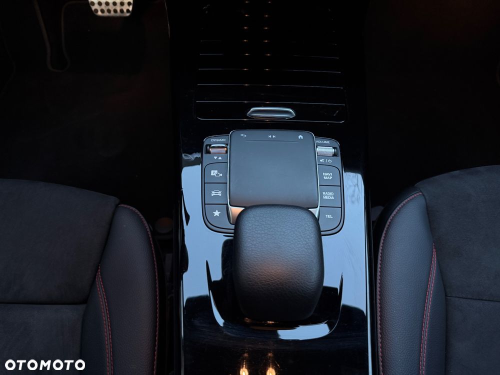 Mercedes-Benz CLA 200 AMG Line 7G-DCT - 27