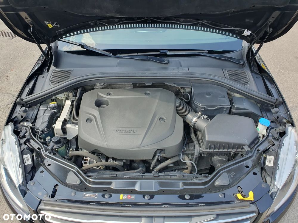 Volvo XC 60 D4 Momentum Pro - 19