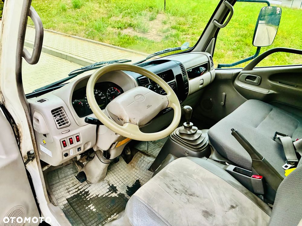 Toyota Dyna 150 - 10