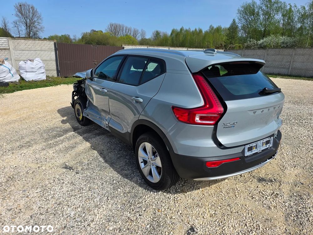 Volvo XC 40 B3 Essential - 11