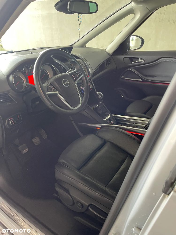 Opel Zafira - 18