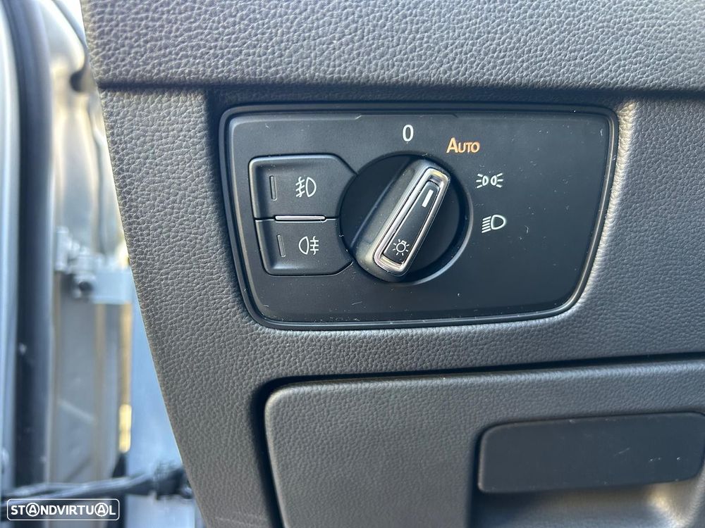 VW Passat Variant 1.6 TDI Confortline DSG - 44