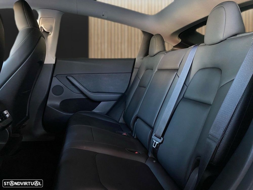 Tesla Model Y Standard RWD - 6